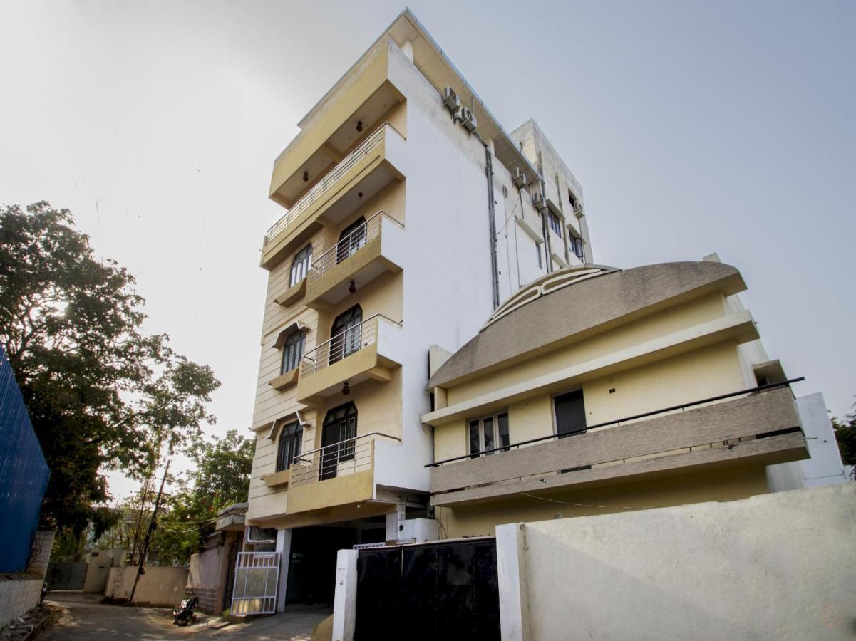 Collection O Park Heights Banjara Hills Near Gvk One Mall Hotel Hyderabad Exterior photo